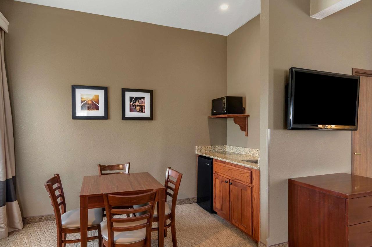 Comfort Inn Warrensburg Station Kültér fotó